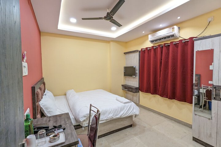 Room 4 of 15