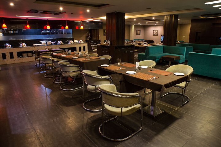 Dining 10 of 20