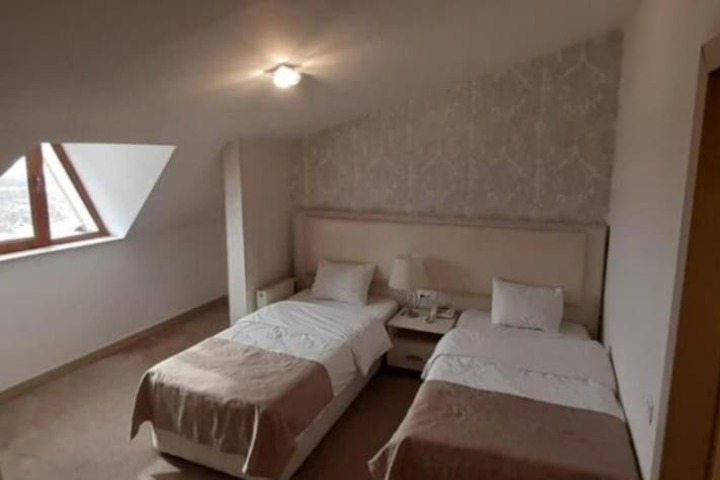 Room 13 of 52
