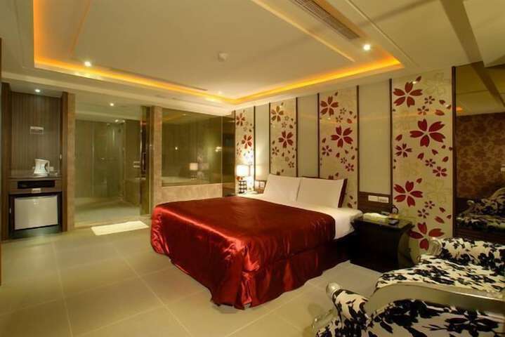 Room 46 of 107