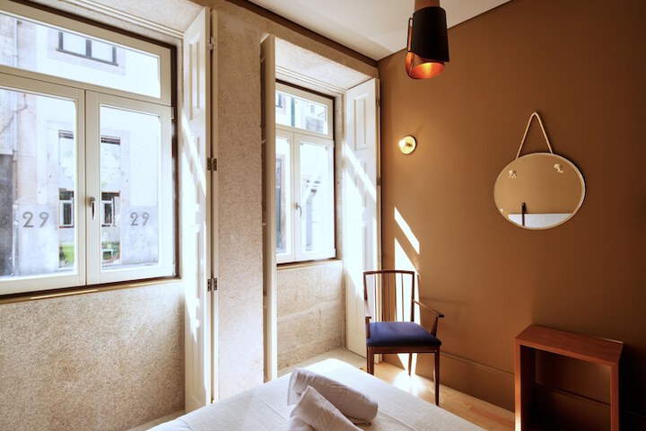 Room 13 of 38