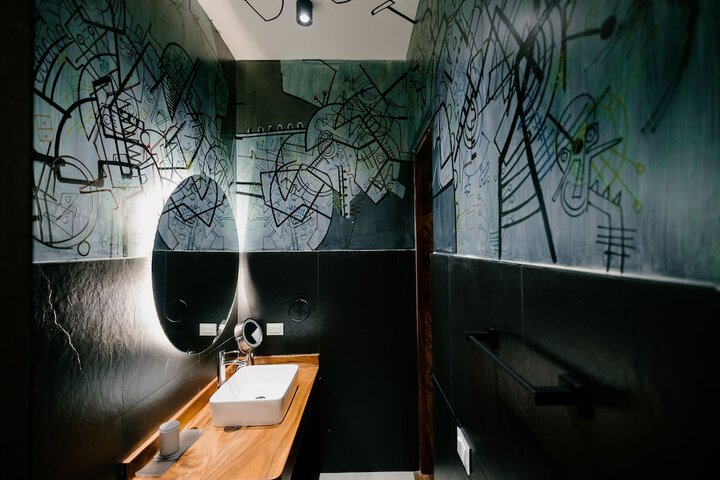 Room 51 of 78