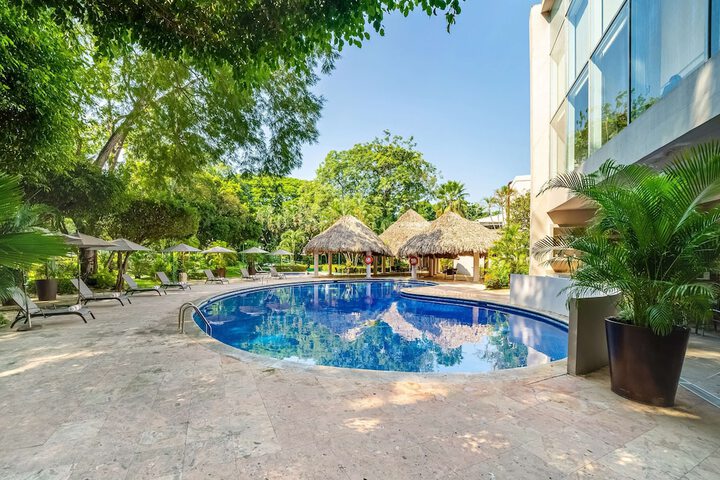 Hotel Pool
