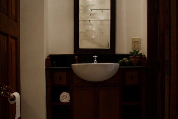 Room 15 of 40