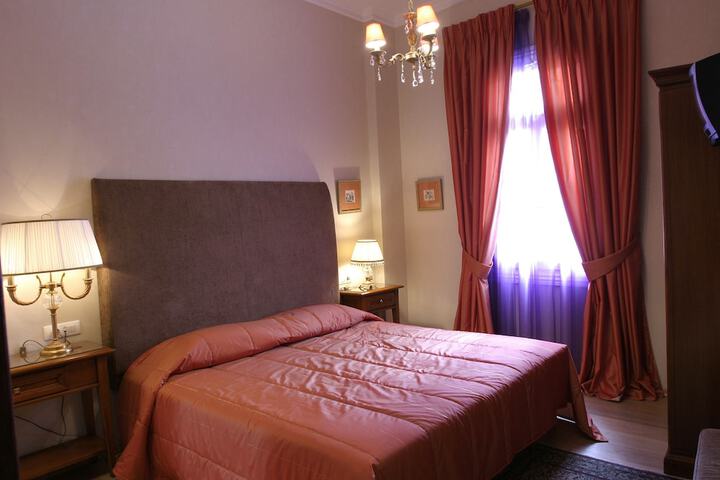 Room 4 of 24