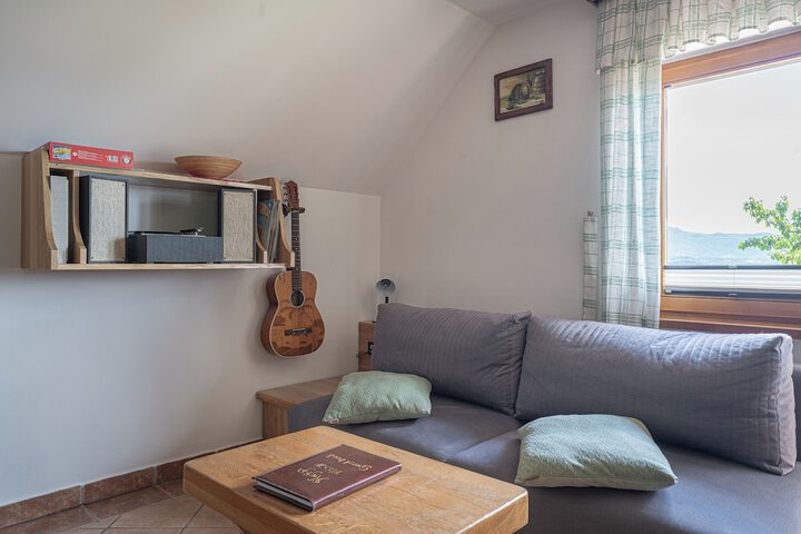 Room 6 of 22