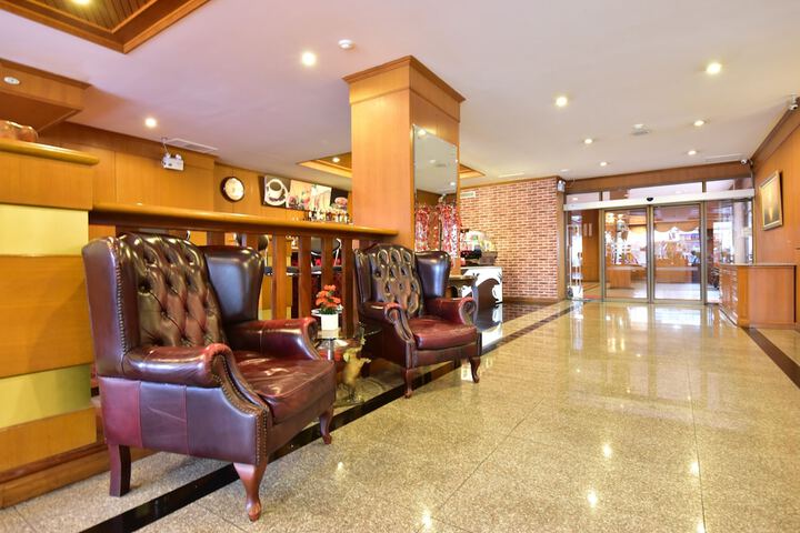 Hotel Lobby