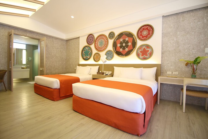 Room 12 of 68