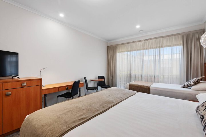 Room 53 of 121