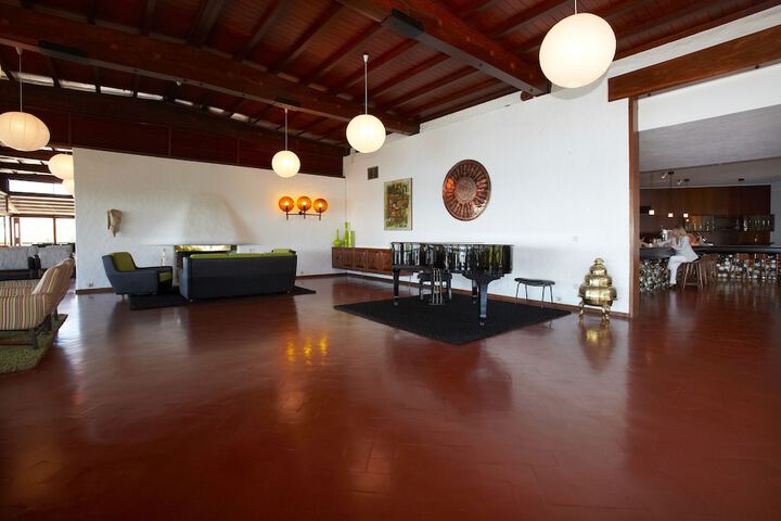 Reception hall