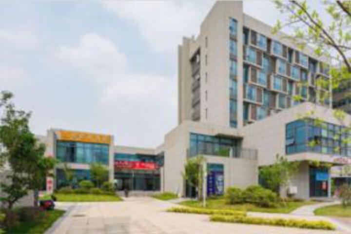Sanhao Holiday Hotel (Wuhan Nanshan Optics Valley Free Trade Port Foxconn Technology Park Branch)