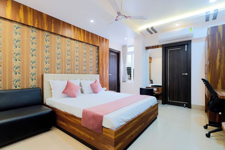 Room 8 of 37