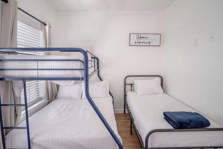 Room 2 of 26