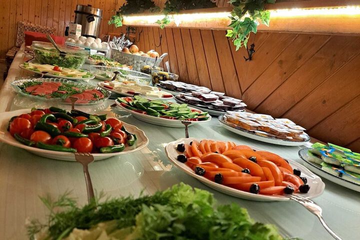 Dining 42 of 68