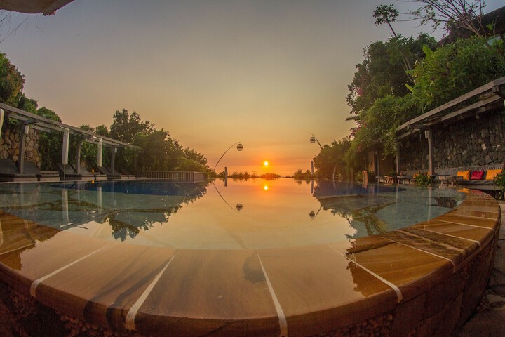 Pool 246 of 374