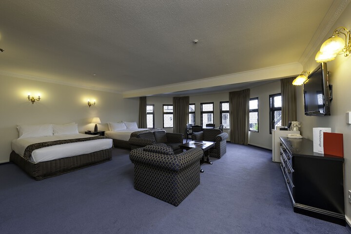 Room 5 of 68