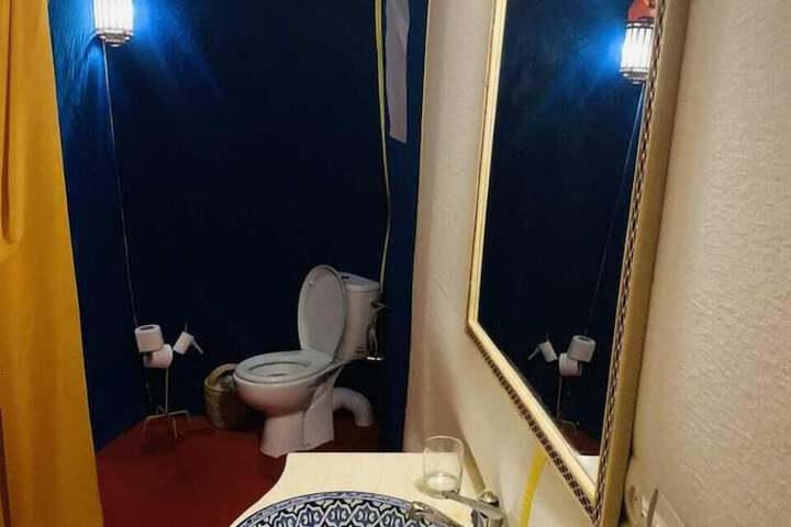 Room 8 of 11