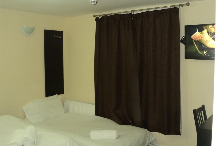 Room 27 of 72