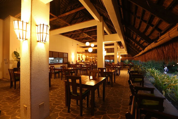 Dining 52 of 108
