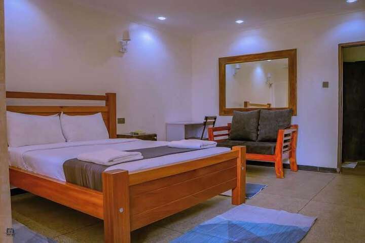 Room 14 of 21