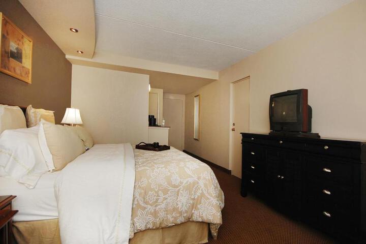 2 Double Beds (6 of 9)