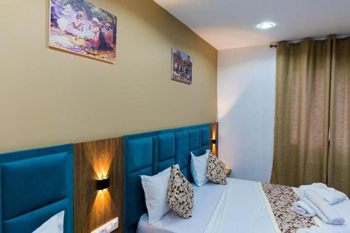 Room 8 of 29