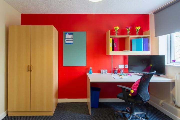 Room 5 of 26