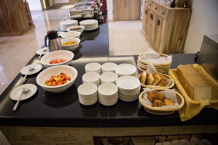 Breakfast/Coffee Service 31 of 60