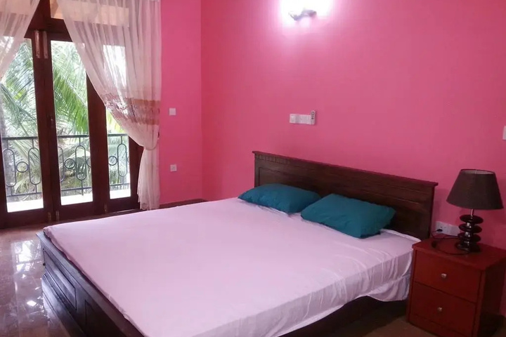 Room 2 of 9