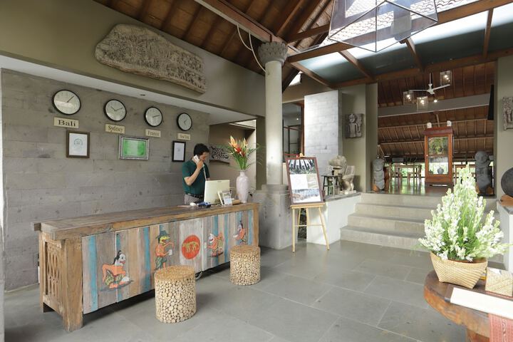 Guest Lobby