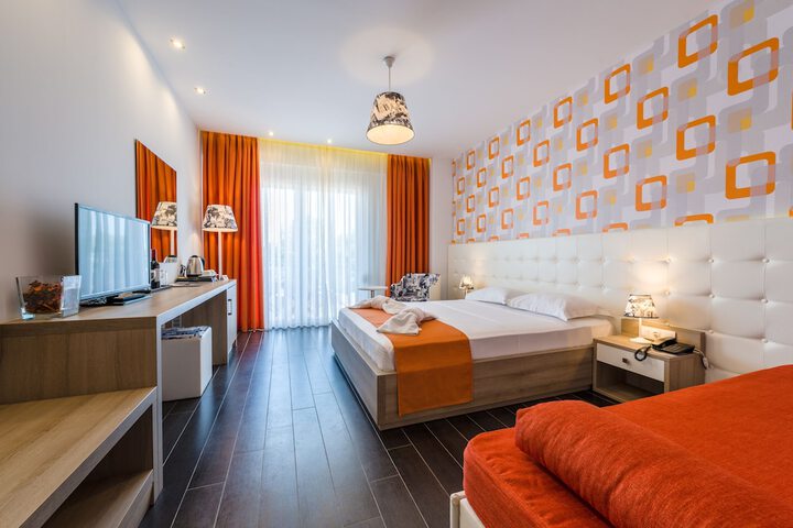 Room 20 of 122