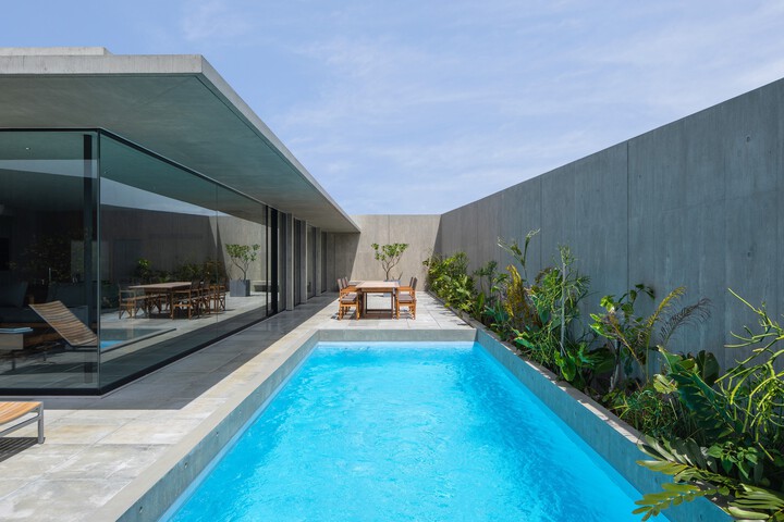 Pool 10 of 16