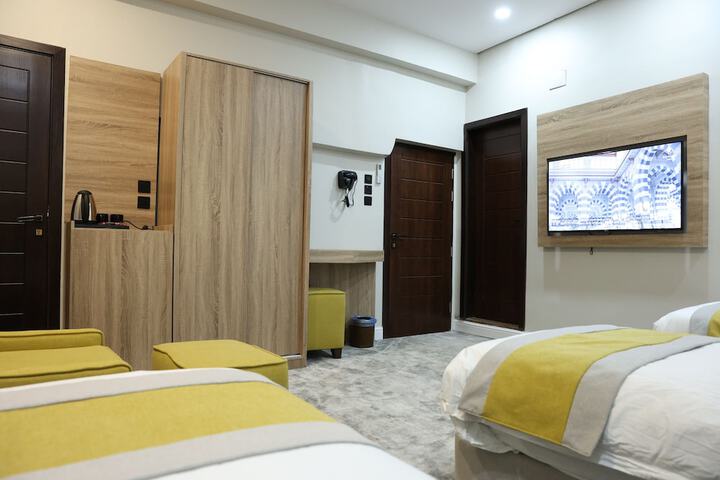 Room 12 of 64