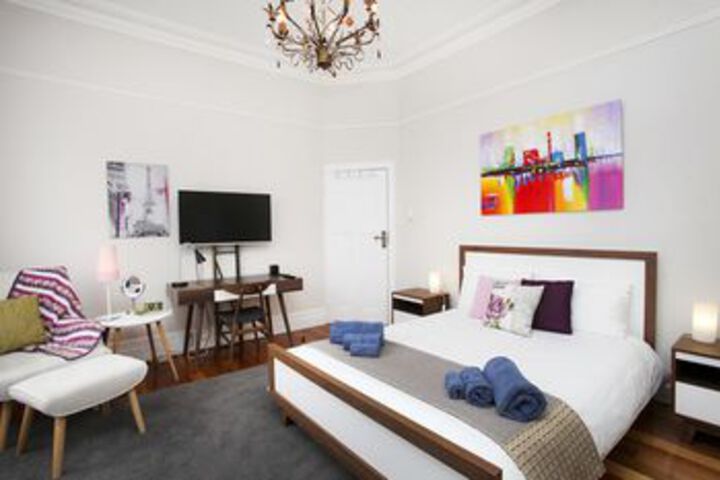 Room 12 of 73