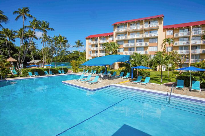 Hotel with Pool