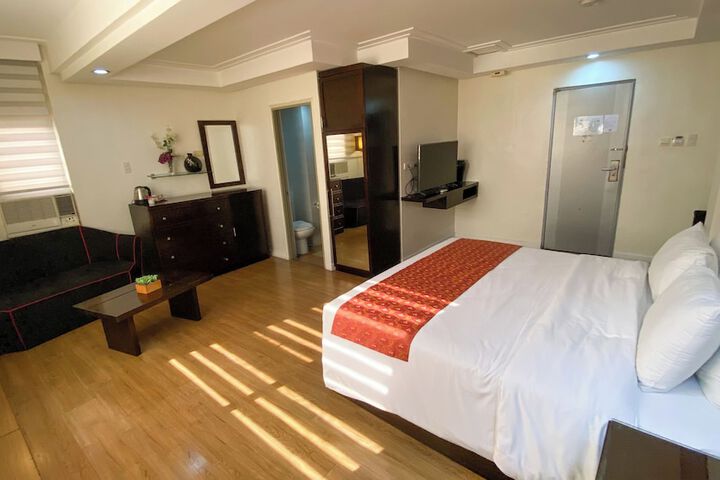 Room 9 of 19