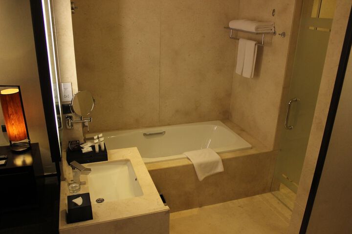 Room 17 of 31