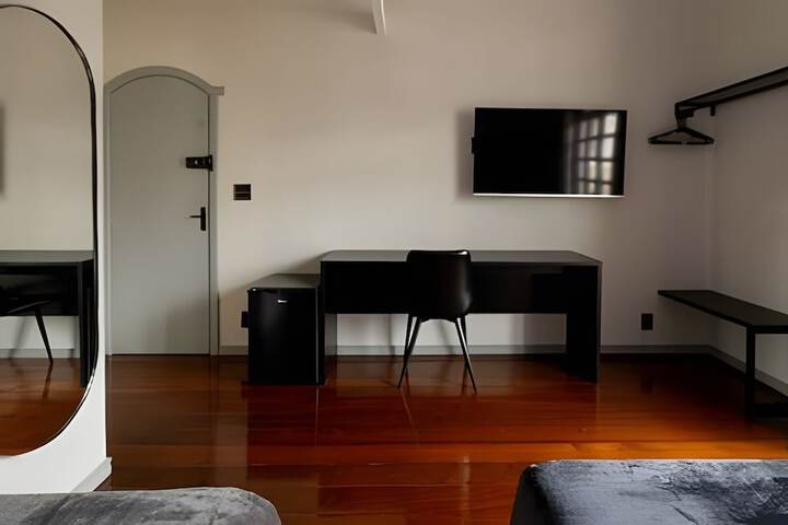 Room 48 of 93