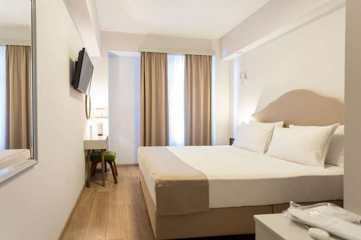 Room 13 of 60