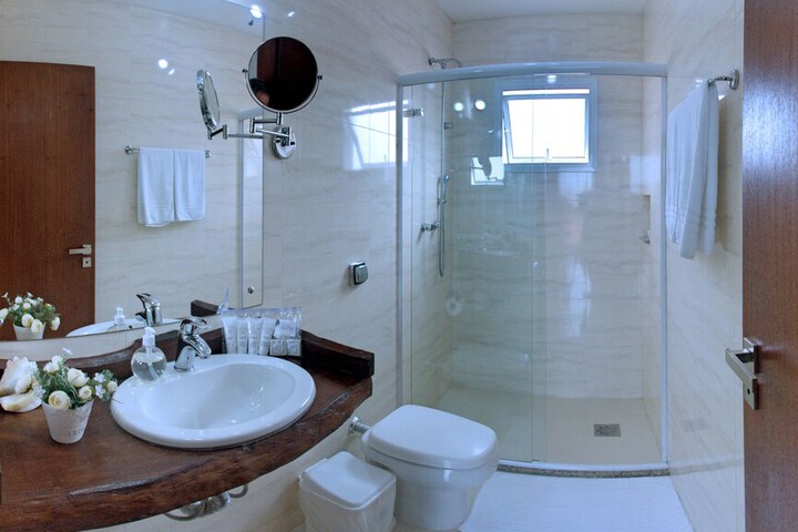 Room 13 of 25