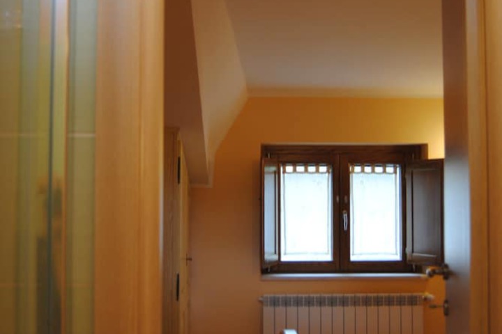 Room 2 of 46