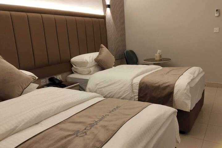Room 25 of 100