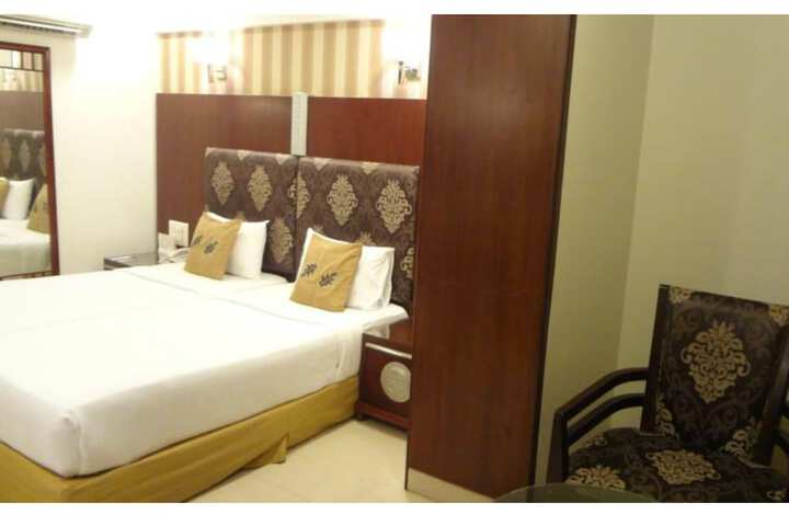 Room 13 of 60