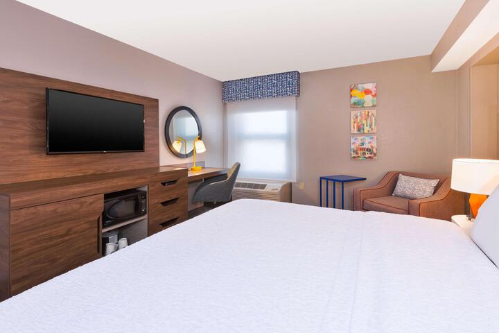 1 King Bed Accessible (11 of 26)