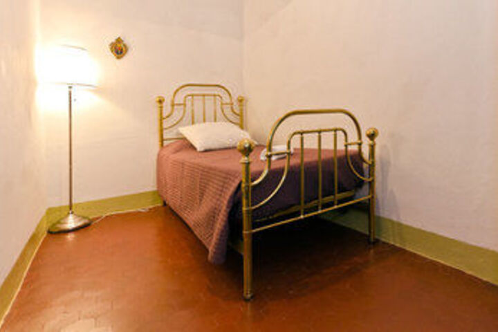 Room 15 of 37