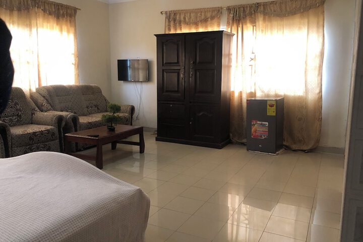 Room 13 of 22