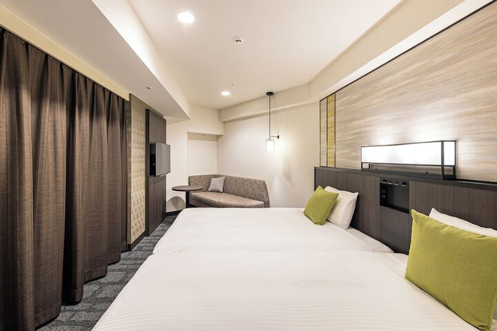 Room 33 of 127