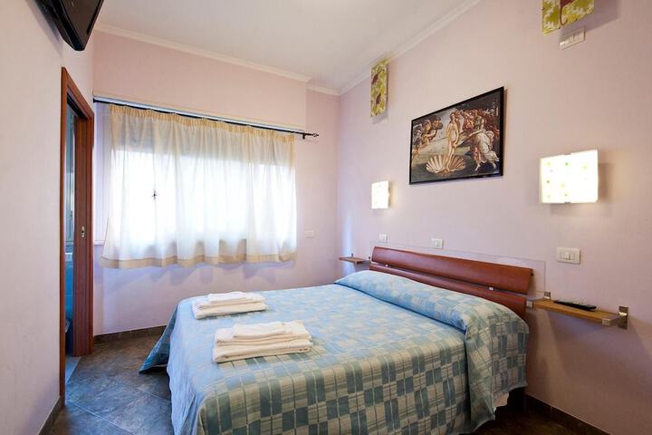 Room 21 of 35
