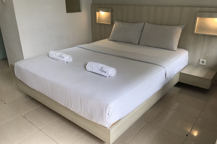 Room 6 of 30