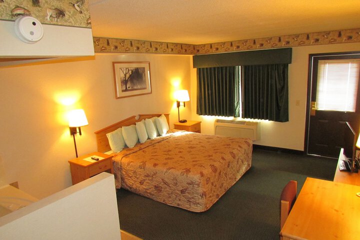 1 King Bed Second Floor (31 of 38)